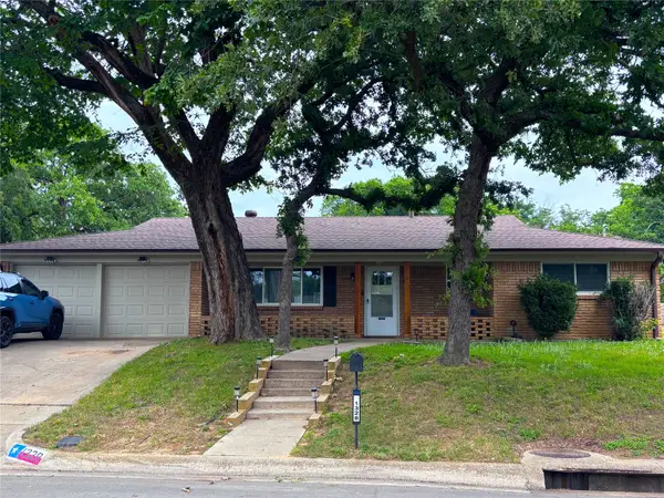 1328 Brookside Drive, Hurst, TX 76053
