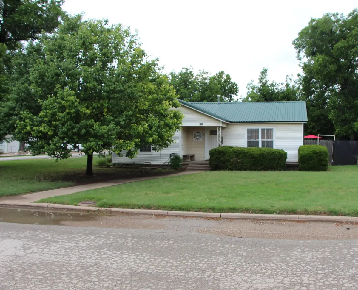 800 Griffin Road, Albany, TX 76430 - #1
