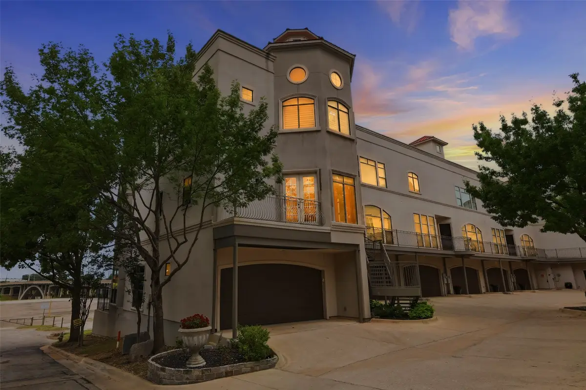 410 Mills Street, Fort Worth, TX 76102 - #1