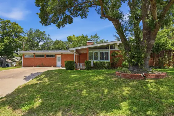 8324 Doreen Avenue, Fort Worth, TX 76116