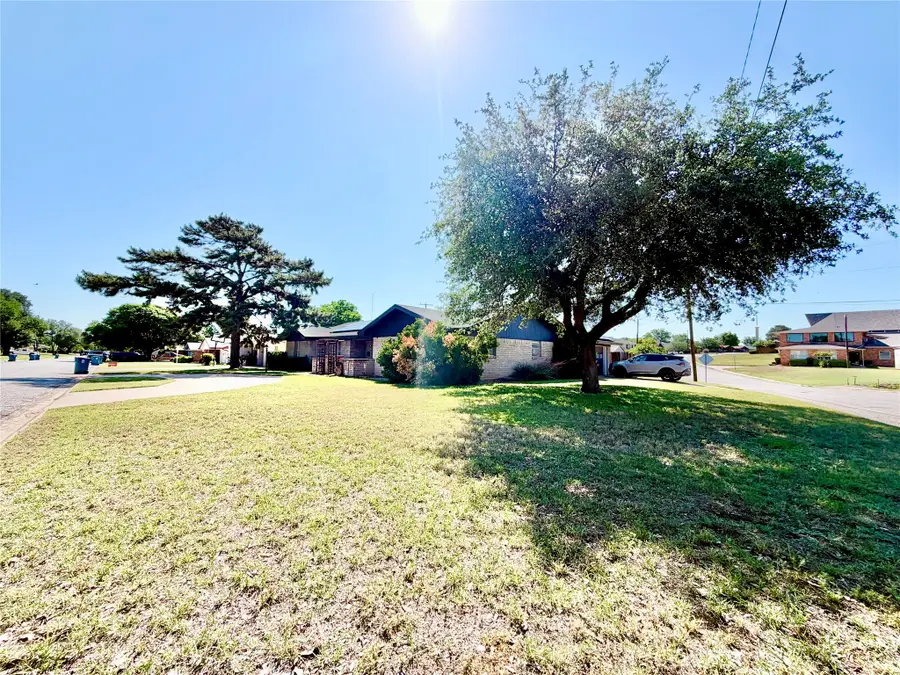 1400 Sunnyvale Street, Sweetwater, TX 79556 - #2