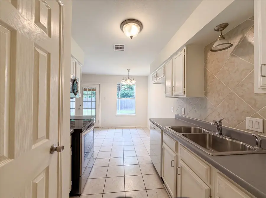 6505 Big Springs Drive, Arlington, TX 76001 - #2