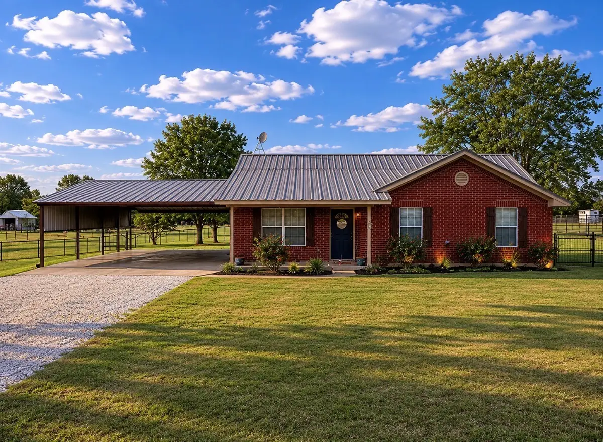 826 Gilliland Road, Springtown, TX 76082 - #1
