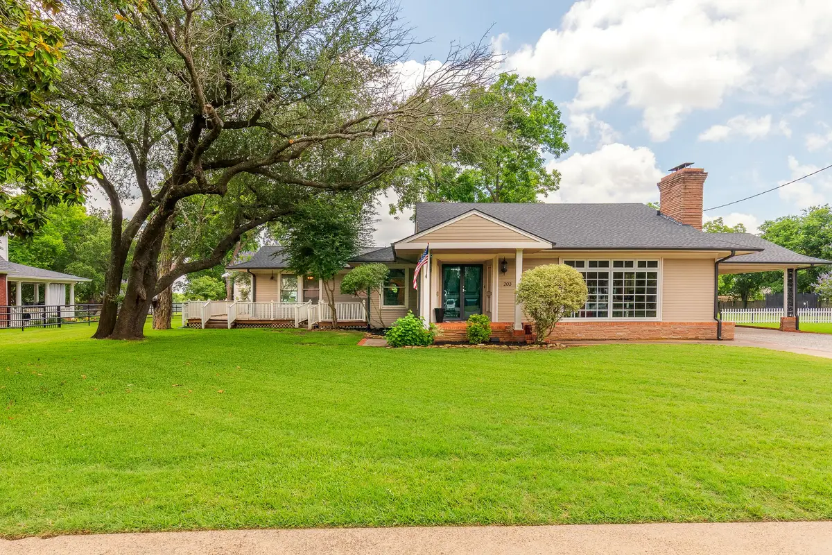 203 E Umphress Street, Van Alstyne, TX 75495 - #1