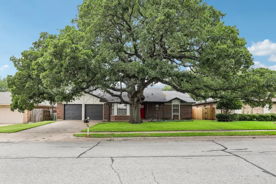2421 Meadow View, Bedford, TX 76021 - #3