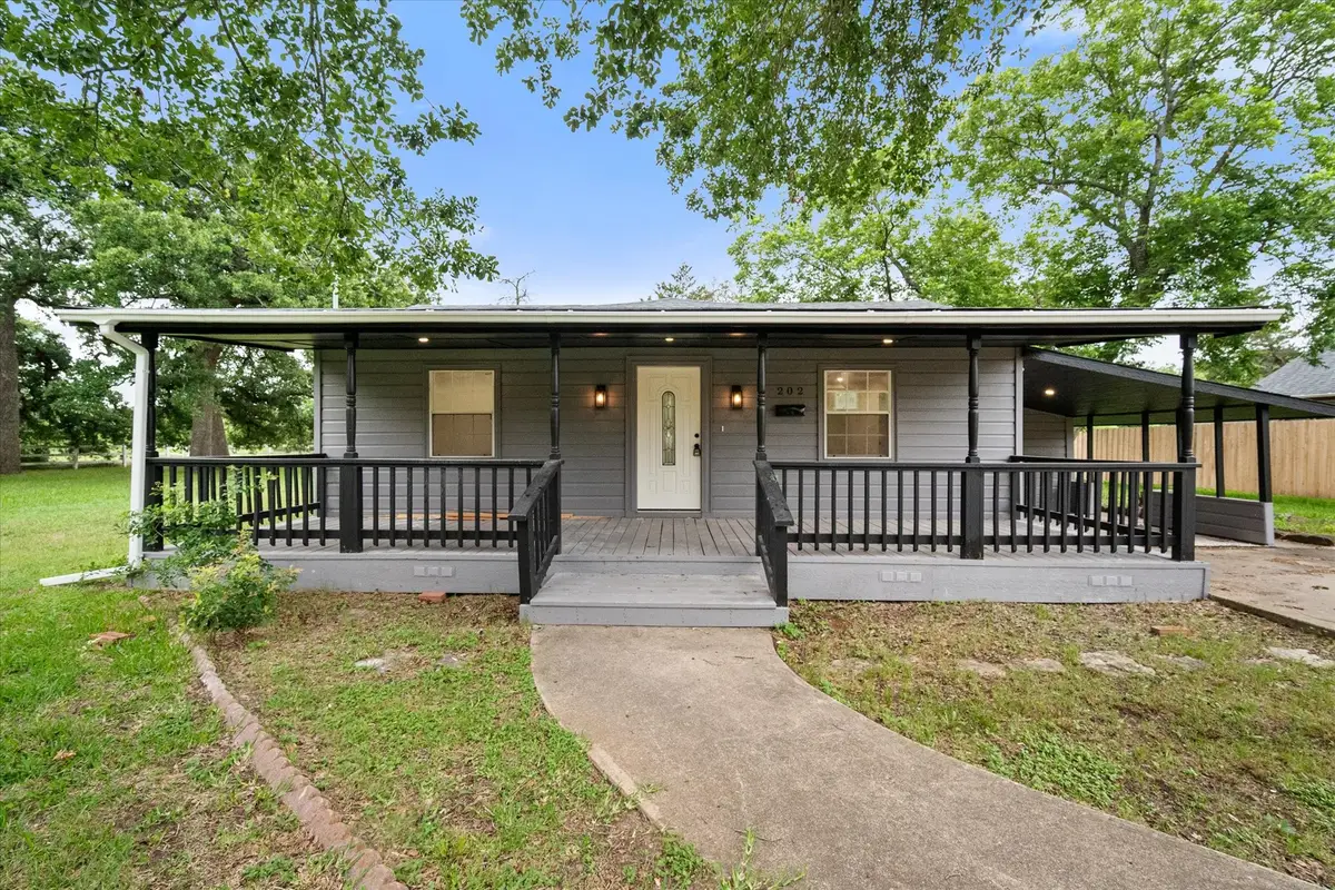 202 Roberts Rd, Teague, TX 75860 - #1