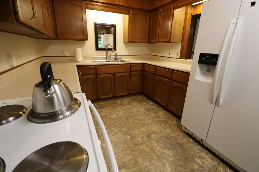 270 Se 26th St, Paris, TX 75460 - #3