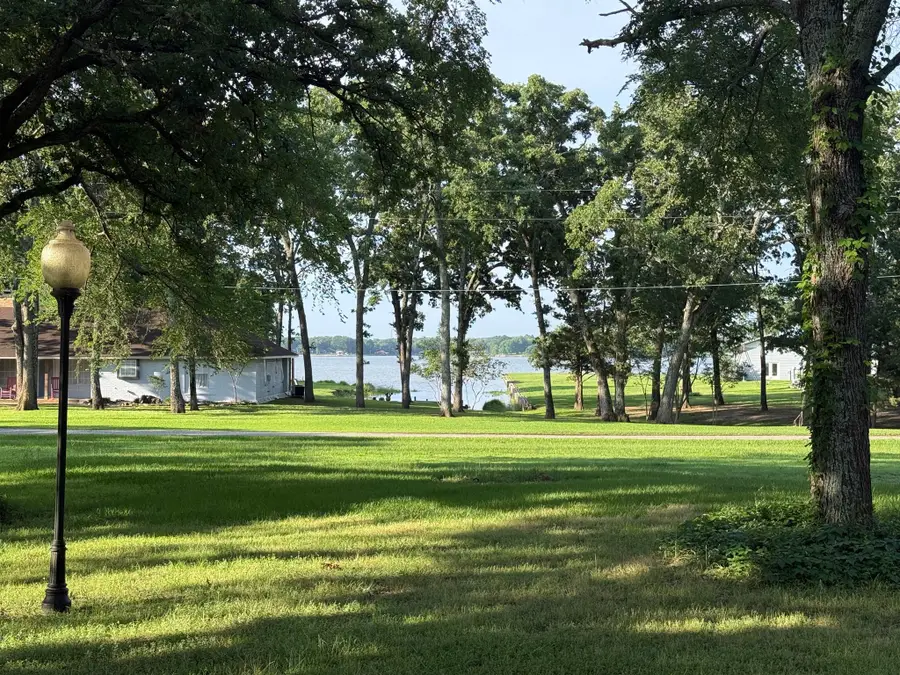 2811 N Shore Drive, Bonham, TX 75418 - #2