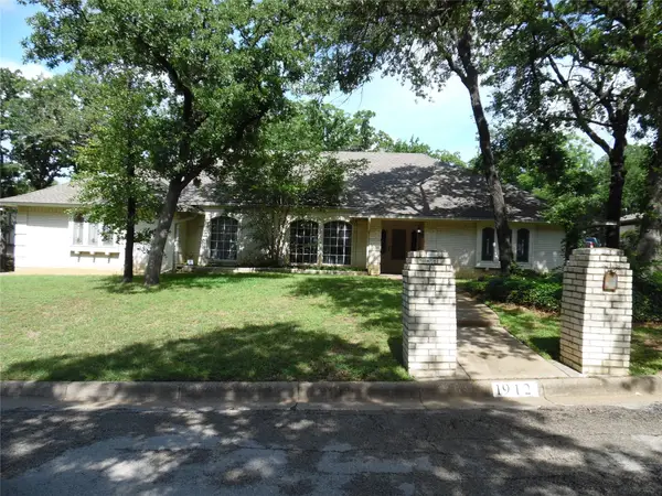 1912 Druid Lane, Fort Worth, TX 76112