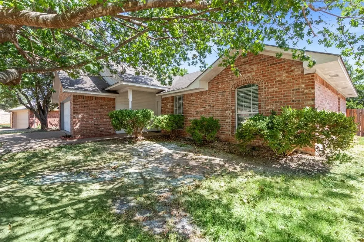 706 Rolling Hills Drive, Hewitt, TX 76643 - #1