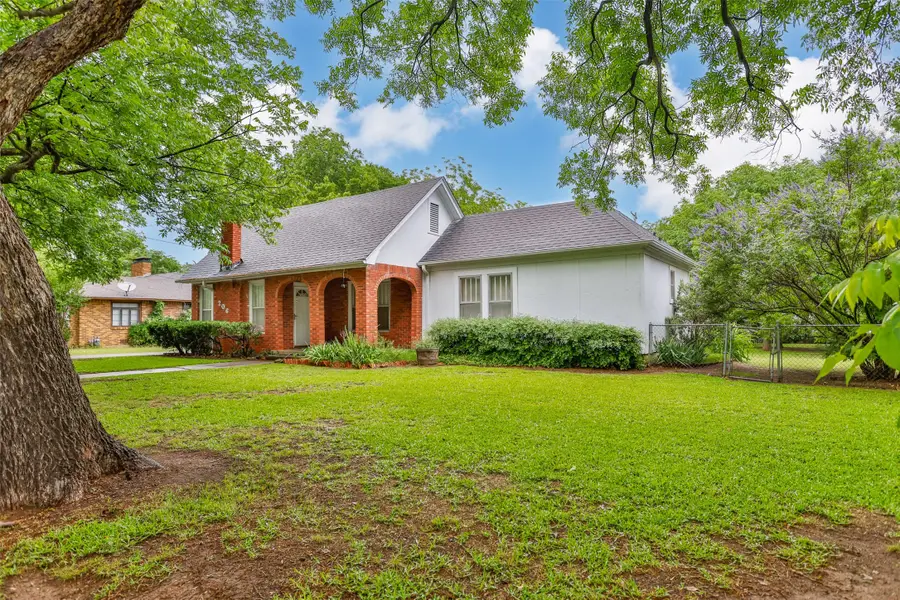 206 Ritchey Street, Gainesville, TX 76240 - #3