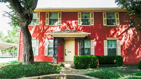 2809 Minert Street, Dallas, TX 75219