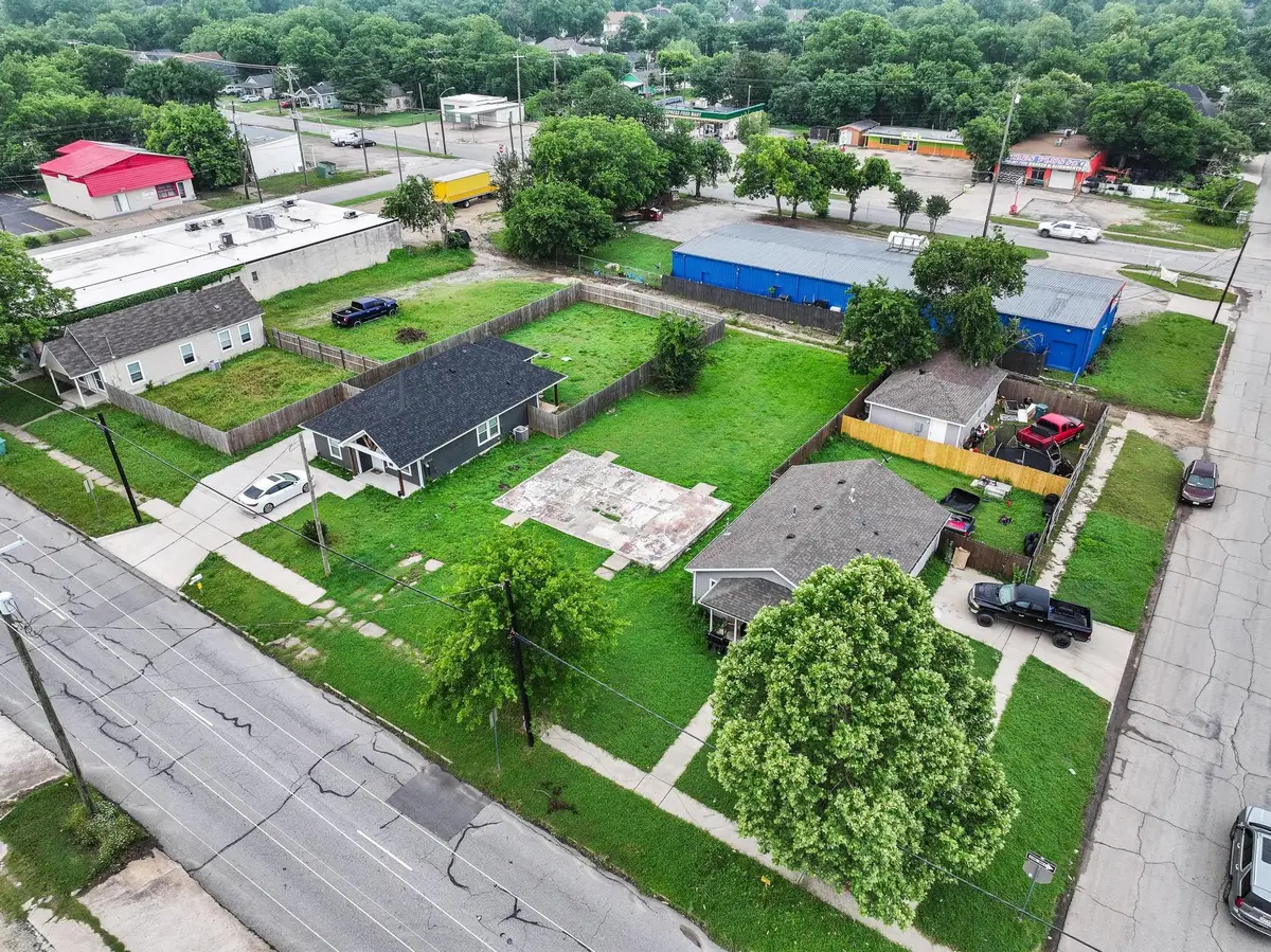 806 E Houston Street, Sherman, TX 75090 - #1