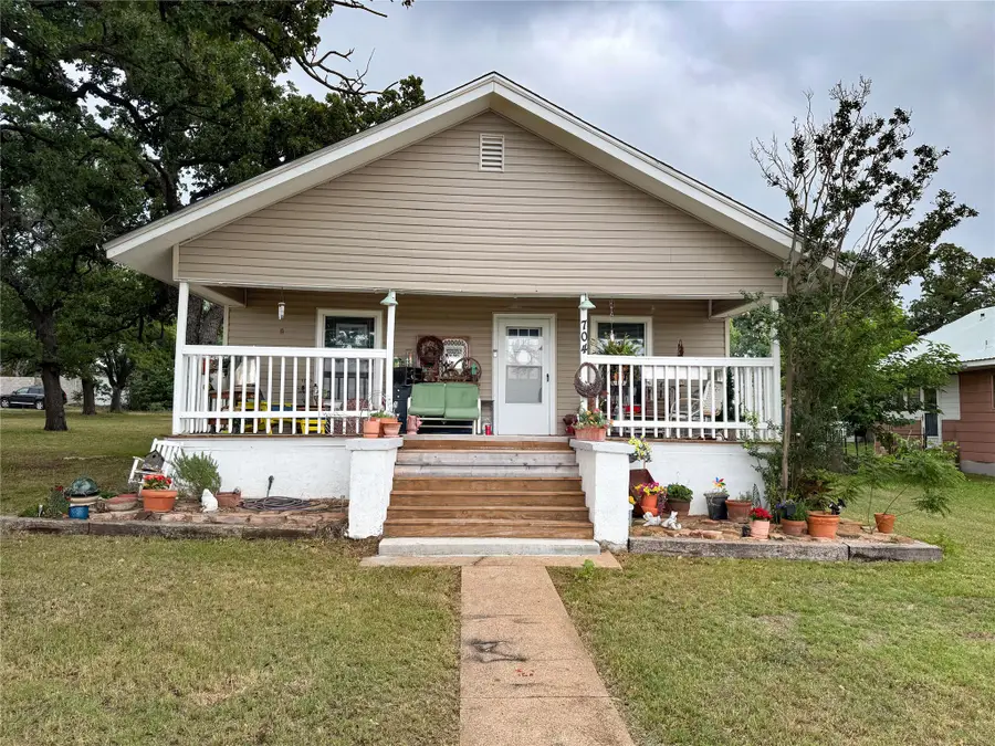 704 E 20th Street, Cisco, TX 76437 - #2