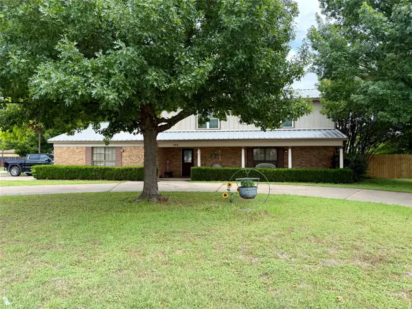 703 S Colorado Street, Whitney, TX 76692