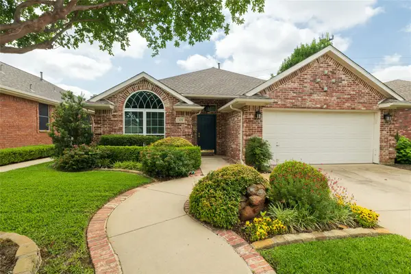 305 Chantilly Court, Hurst, TX 76054