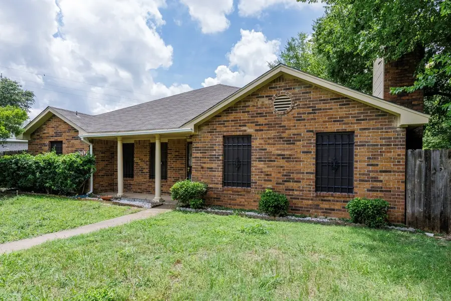 902 Wayne Avenue, Duncanville, TX 75137 - #3