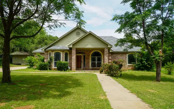 404 E Oakdale Street, Keene, TX 76059