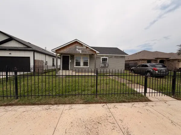 1720 E Arlington Avenue, Fort Worth, TX 76104