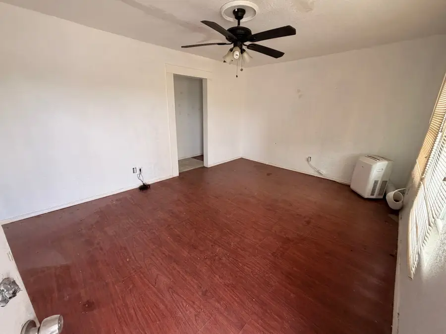 1720 E Arlington Avenue, Fort Worth, TX 76104 - #2