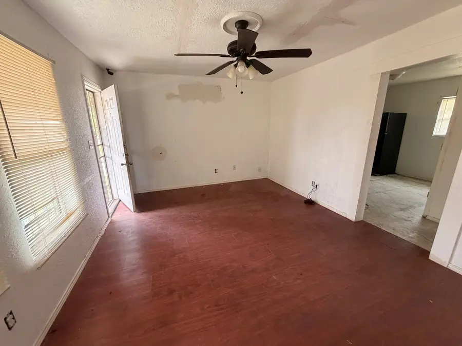 1720 E Arlington Avenue, Fort Worth, TX 76104 - #3