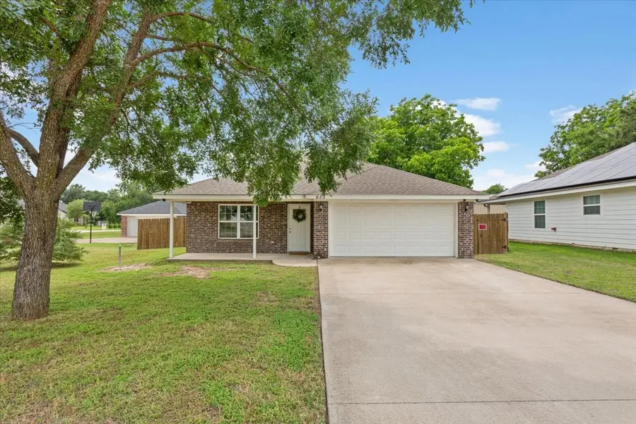 605 Powers Street, Lacy Lakeview, TX 76705 - #3
