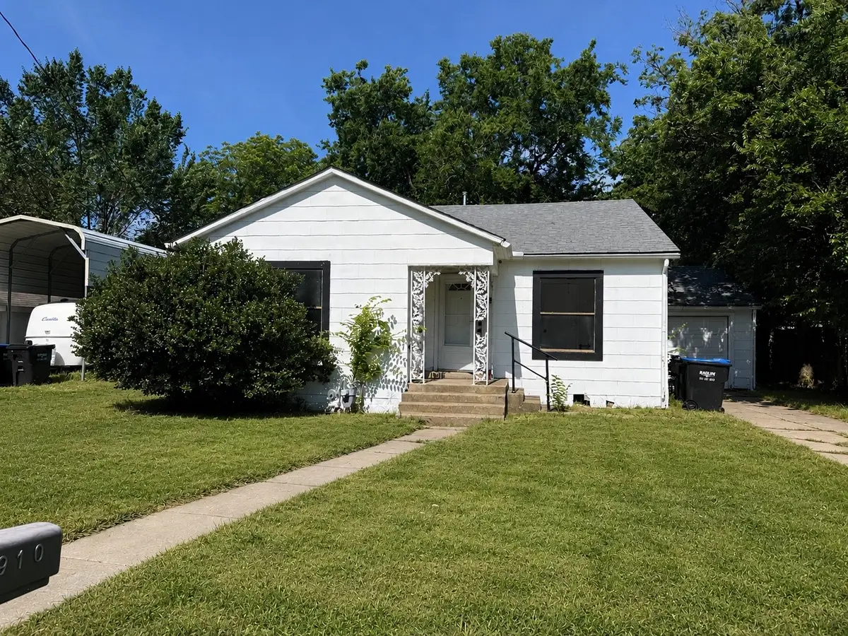 3910 Johnson Street, Greenville, TX 75401 - #1