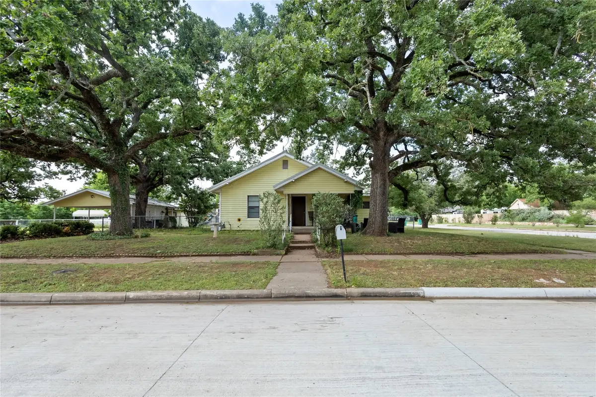 612 W Moss Street, Eastland, TX 76448 - #1