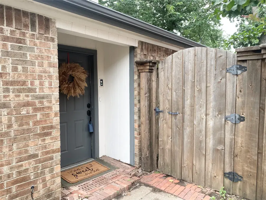 914 Azalia Drive, Lewisville, TX 75067 - #2