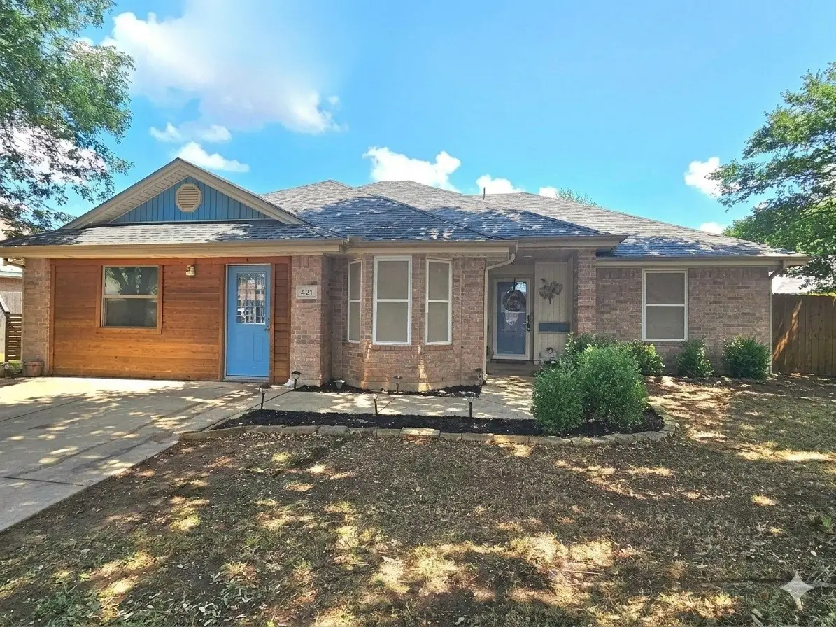 421 Arnold Avenue, Burleson, TX 76028 - #1