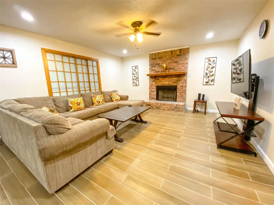 4250 Claremont Drive, Grand Prairie, TX 75052 - #2