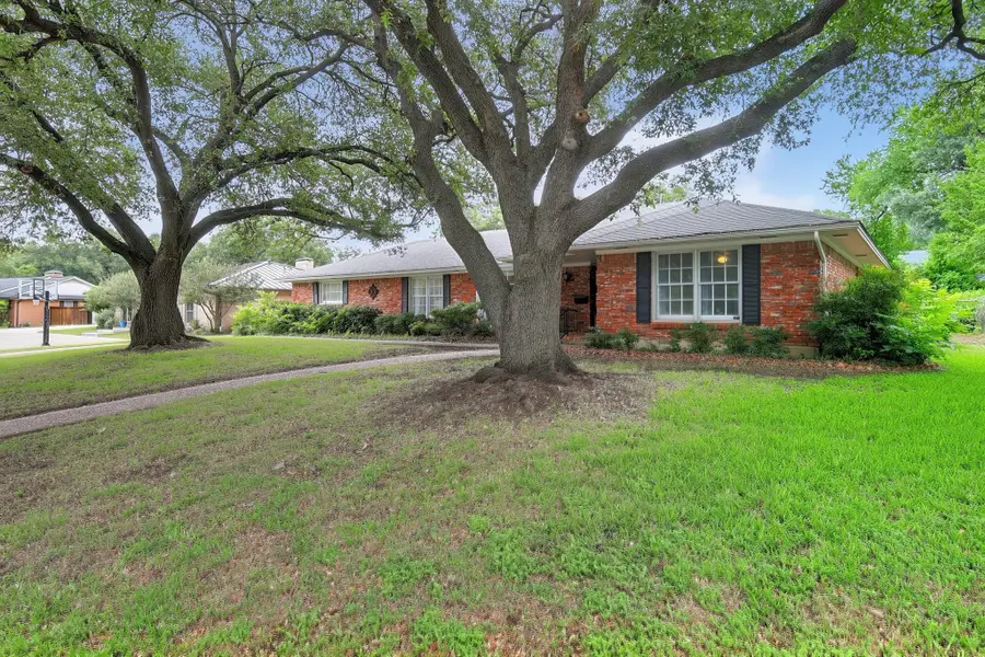 4213 Hildring Drive W, Fort Worth, TX 76109 - #2