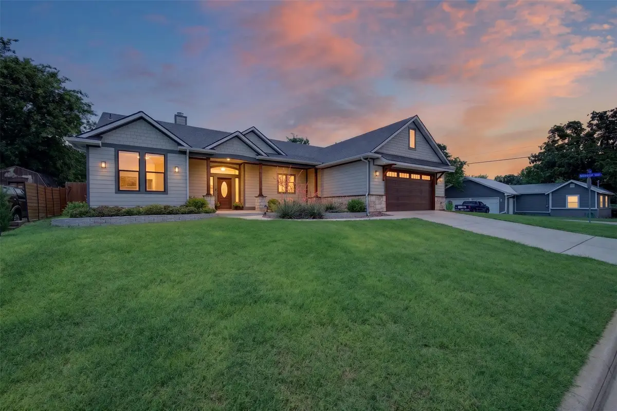 815 W Ball Street, Weatherford, TX 76086 - #1
