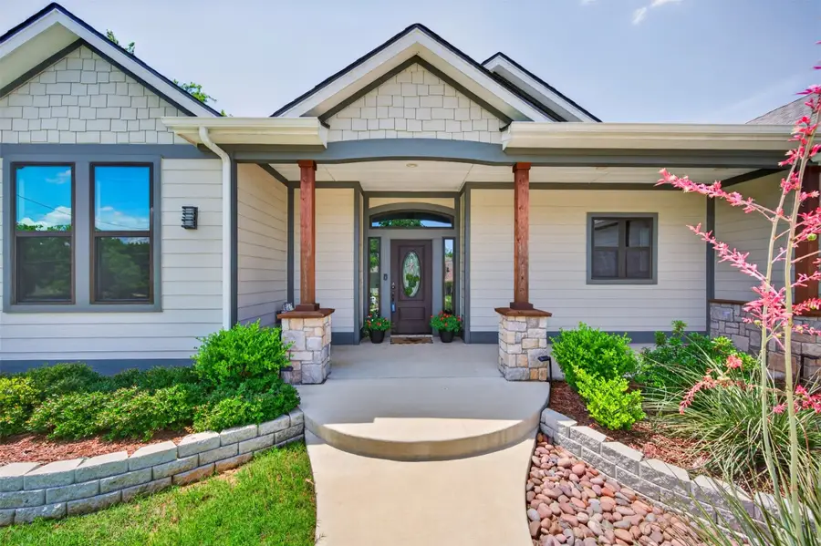 815 W Ball Street, Weatherford, TX 76086 - #3