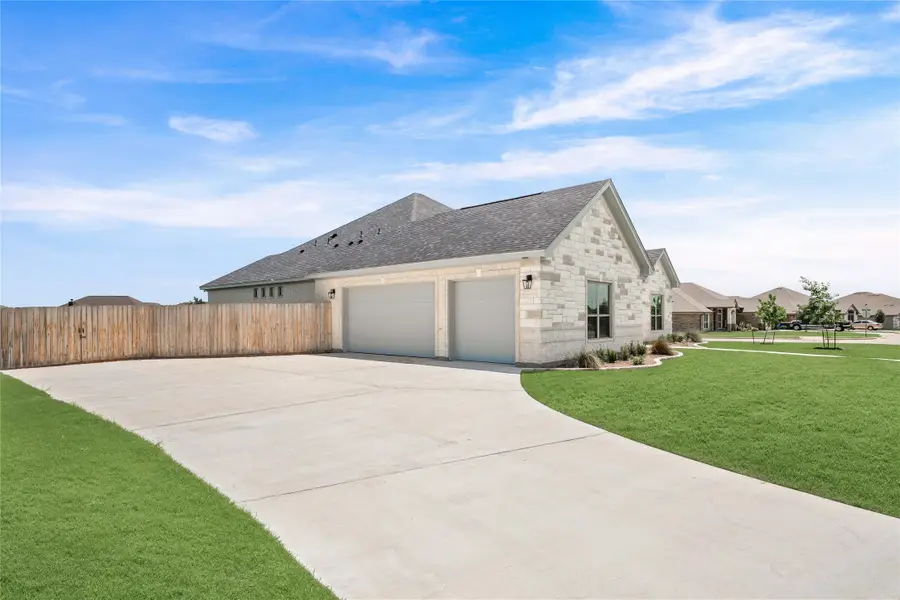 405 Willow Drive, Troy, TX 76579 - #2