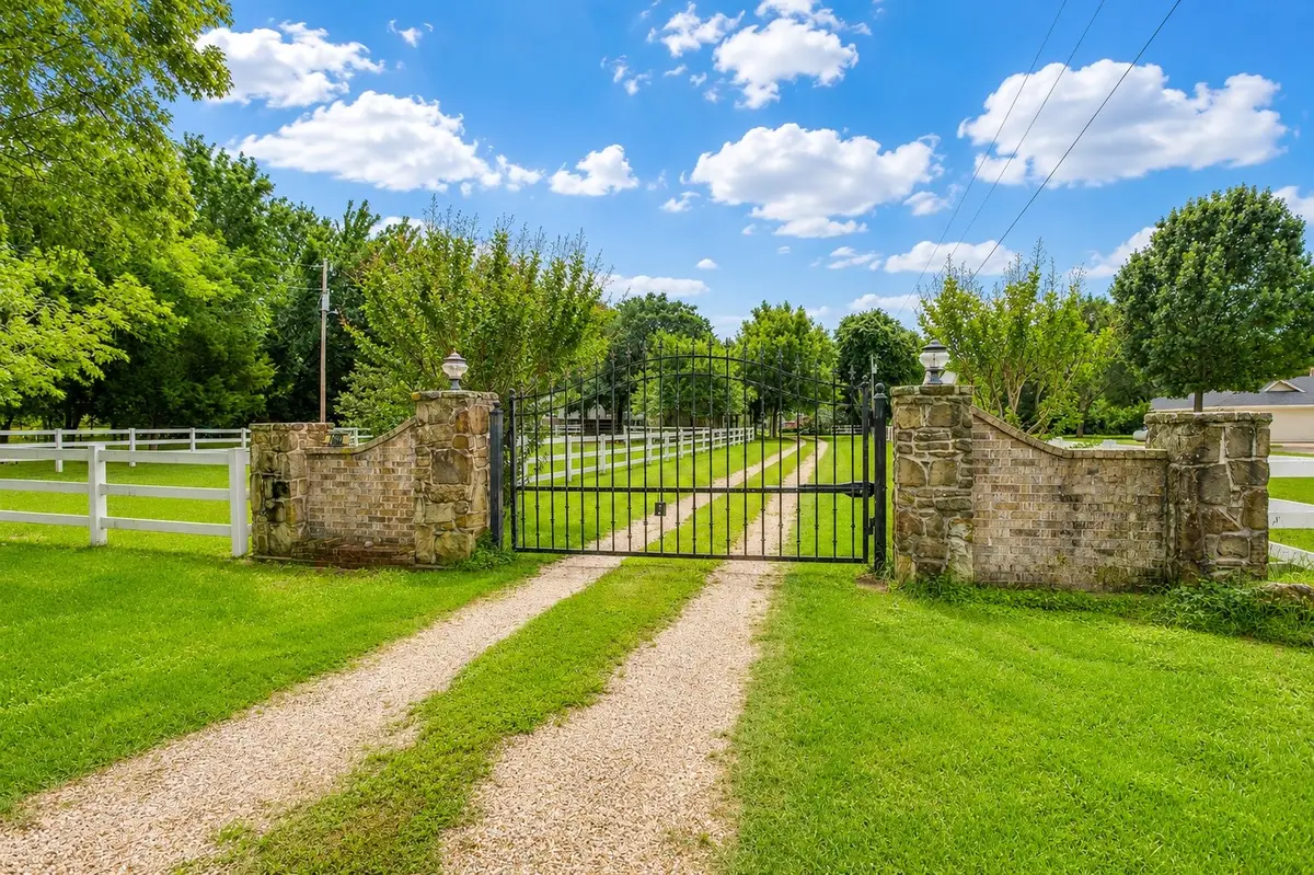 1480 Fox Lane, Burleson, TX 76028 - #1