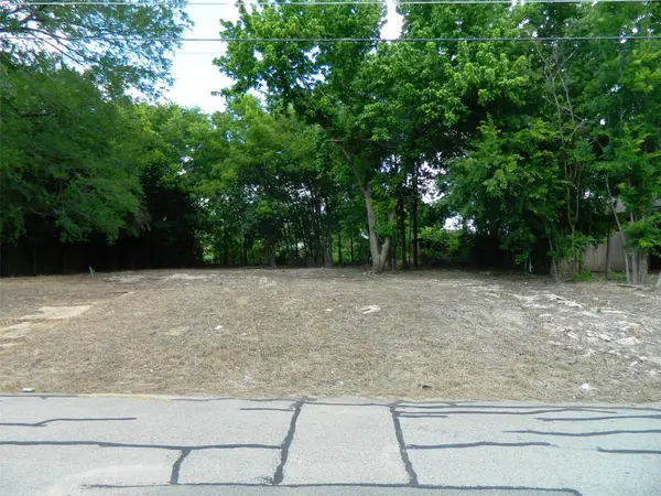 809 E 5th Street, Bonham, TX 75418