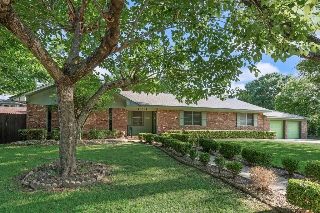 305 W 2nd North Street, Kaufman, TX 75142 - #1