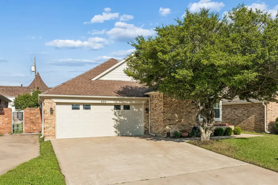 604 Shalamar Place, Irving, TX 75061 - #2