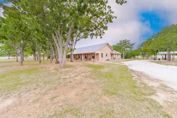 383 Briar Creek Lane, Bowie, TX 76230