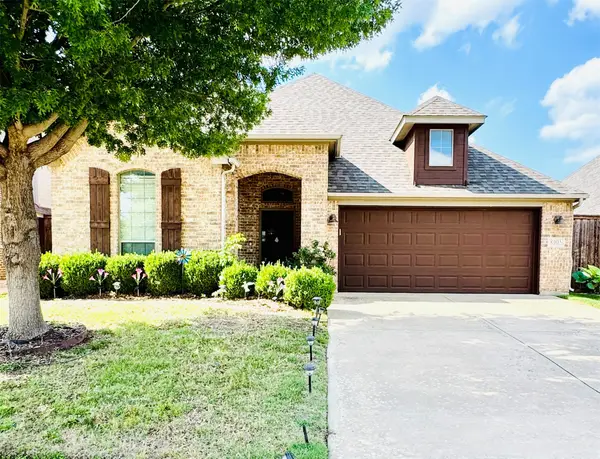 8105 Winter Falls Trail, Fort Worth, TX 76053