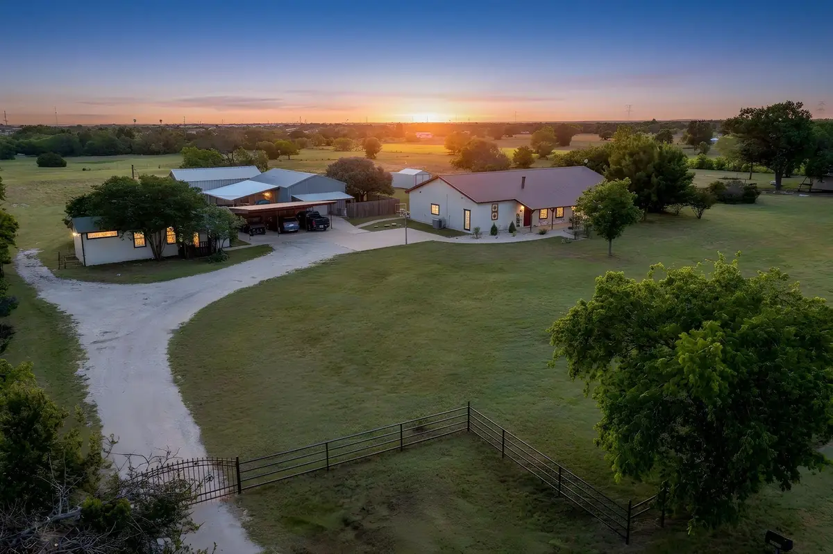 2112 N County Road 810, Alvarado, TX 76009 - #1