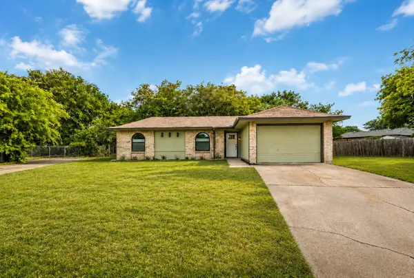 5721 Corral Court, Haltom City, TX 76148