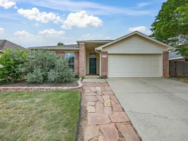 1123 Greenview Lane, Kennedale, TX 76060
