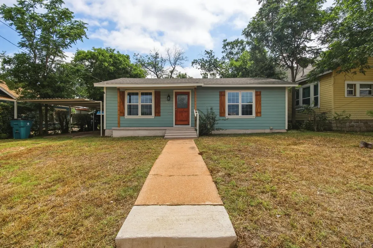 911 S Commercial Avenue, Coleman, TX 76834 - #1
