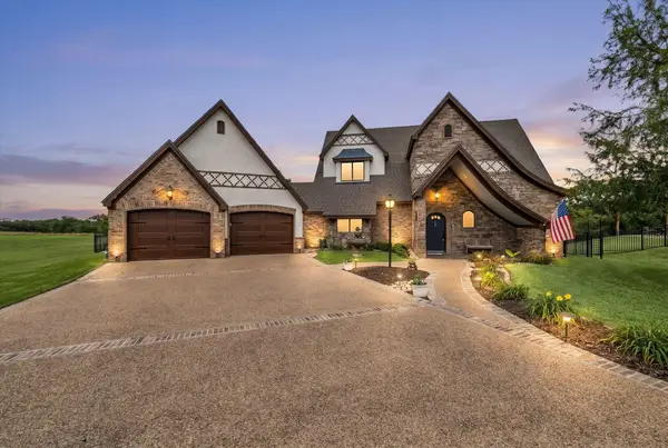 404 Charleston Park Drive, Woodway, TX 76712
