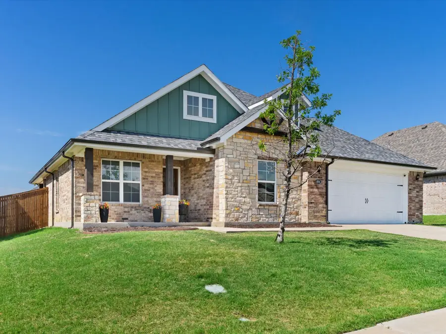 4904 Stratford Place Drive, Sanger, TX 76266 - #2