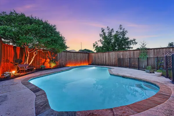 2713 Esquire Lane, Garland, TX 75044
