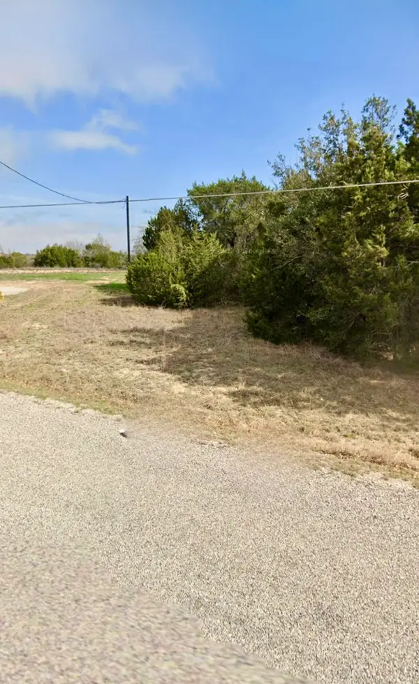 3008 Hilltop Court, Granbury, TX 76048