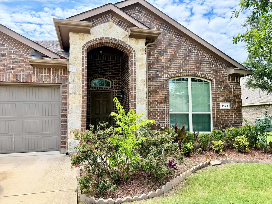 1104 Crest Ridge Drive, Glenn Heights, TX 75154 - #2